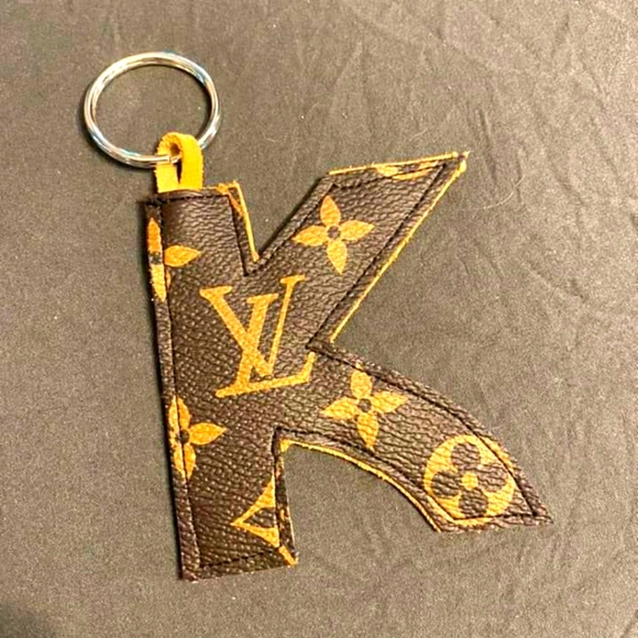 Authentic upcycled custom keychain purse charm - Picture 1 of 2